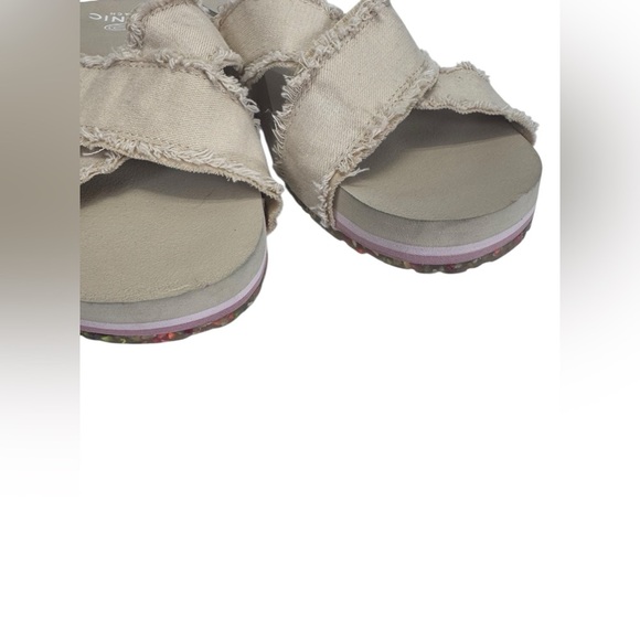 Vionic Tan Sandals with Ruffled Crossover Straps - Picture 5 of 8